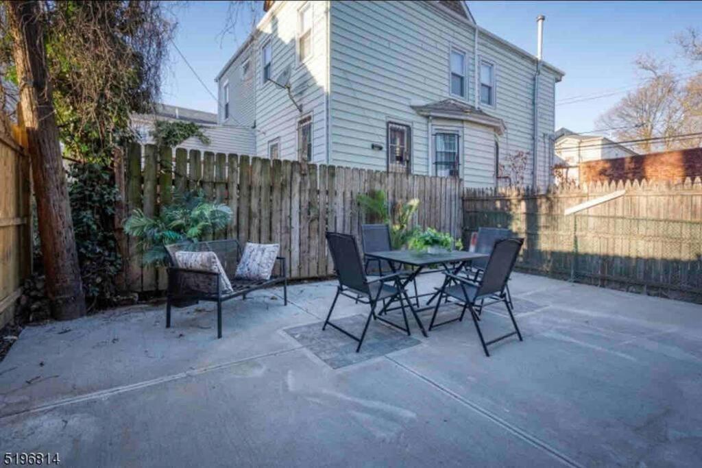 Апартаменты Secret Escape 20 Min From Nyc N 1 Джерси-Сити Экстерьер фото