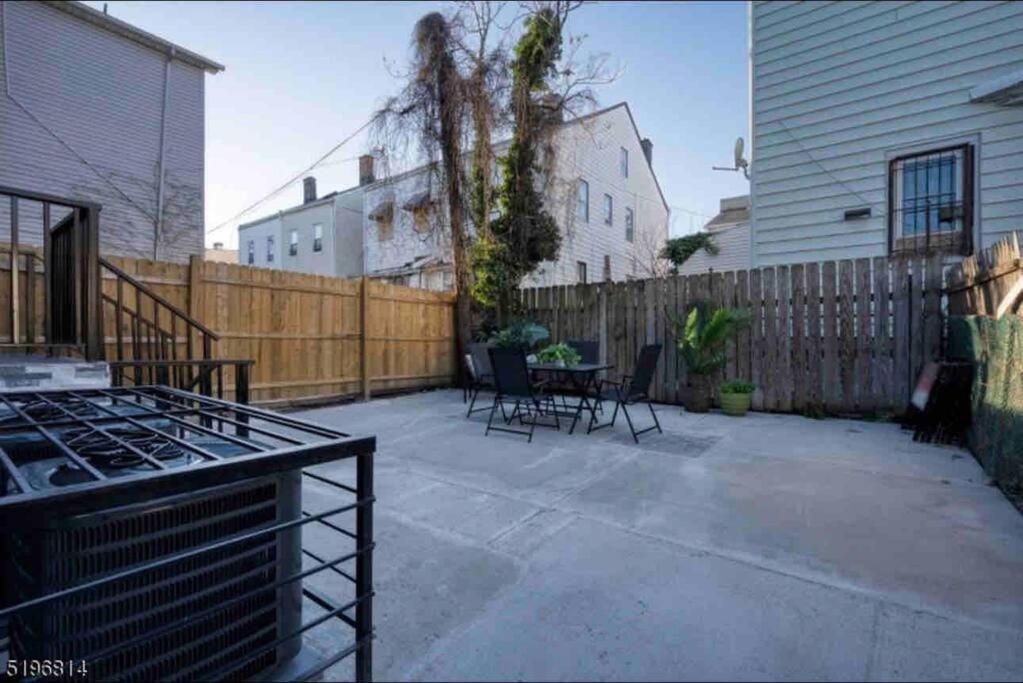 Апартаменты Secret Escape 20 Min From Nyc N 1 Джерси-Сити Экстерьер фото